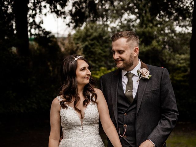 Duncan and Claire&apos;s Wedding in Manchester, Greater Manchester 41