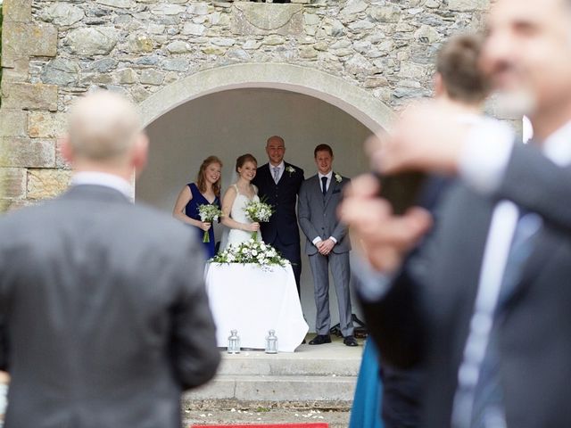 Filip and Ailsa&apos;s Wedding in Peebles-shire, Lothian &amp; Borders 19