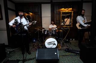 The Pretty Ugly - Pop-Rock & 80s Wedding Trio - 11