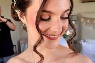 Anniedluxe Hair & Makeup Artist - 7