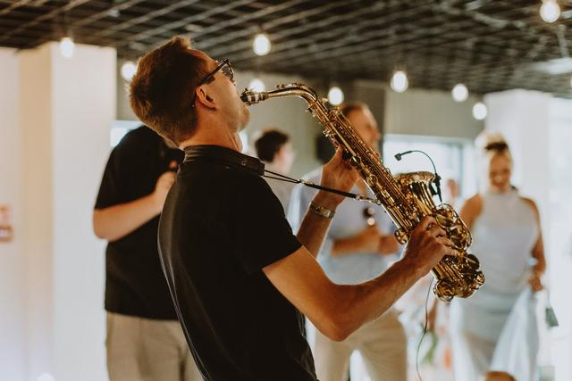 Dan Brunskill DJ Sax - 1