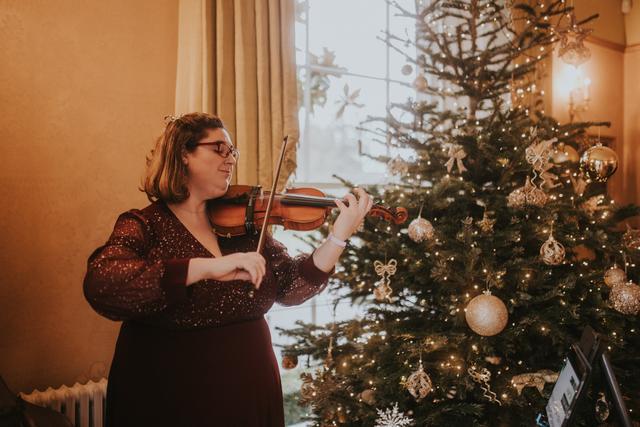 HB Violinist - 1
