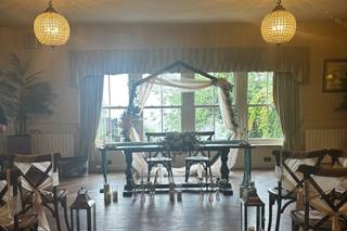 Rustic Wedding Blooms Hire & Co - 22