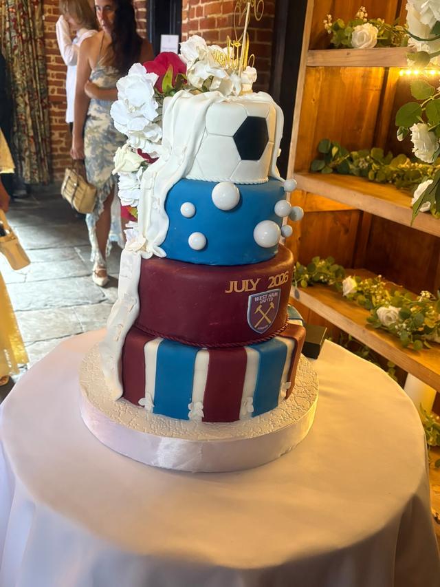 Designer Cakes of London - 3