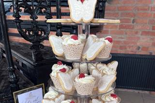 Helen's Cakery - 11