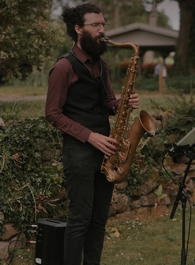Dave Colebourn Saxes - 4
