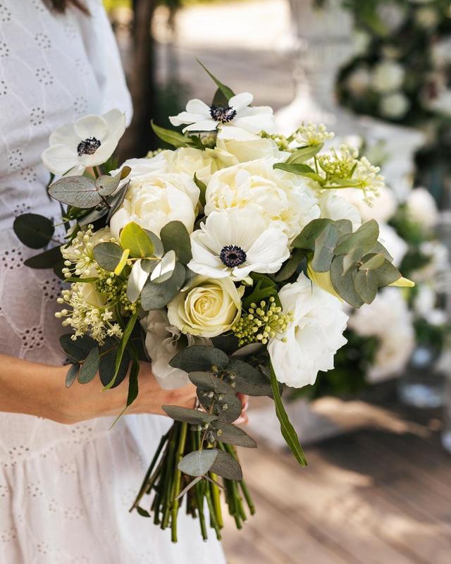 Renaissance Decor and Flowers - 2