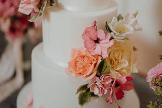 Wedding Cakes by Lisa Broughton - 15