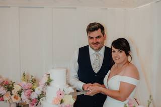 Wedding Cakes by Lisa Broughton - 17
