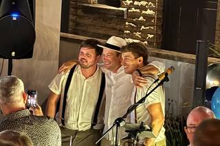 24 Live Acoustic - 11