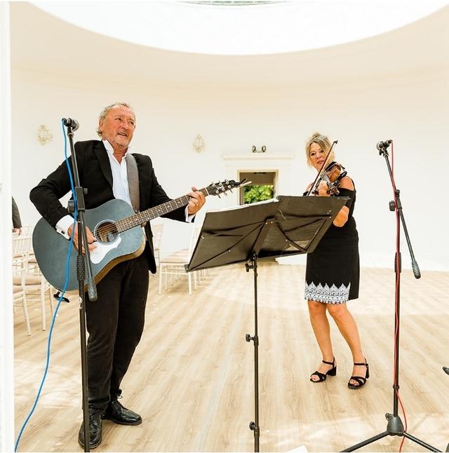 2 of Diamonds - Acoustic Duo - 2