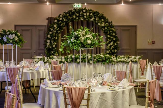 BEST WESTERN Valley Hotel - 1