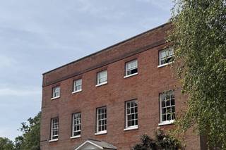 Mulberry House - 9