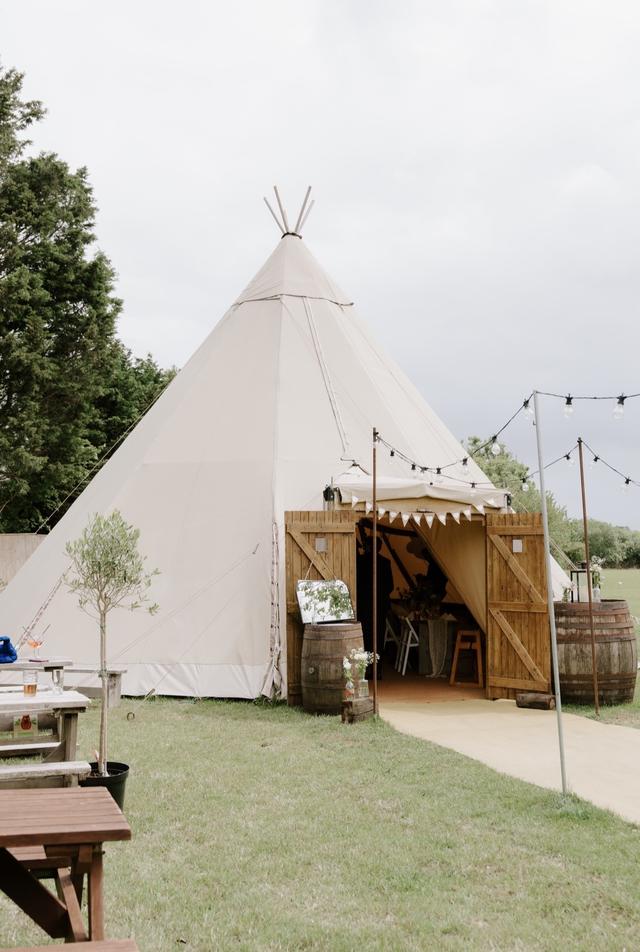 Swan Tipis - 2