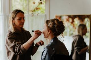 Blusch Makeup Artistry - 7