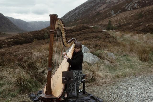 Sophie Rocks - Harpist - 3