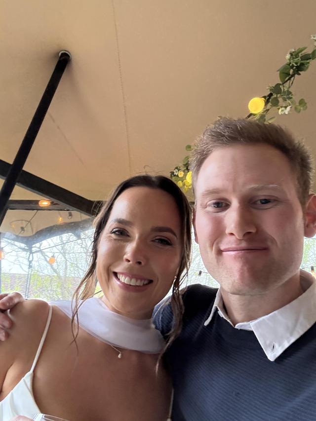 Jamie Felton Singer & (Fingerstyle) Guitarist - 1