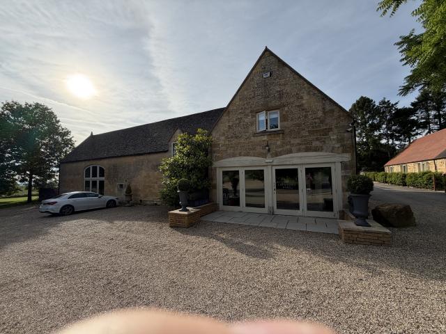 Lapstone Barn - 1