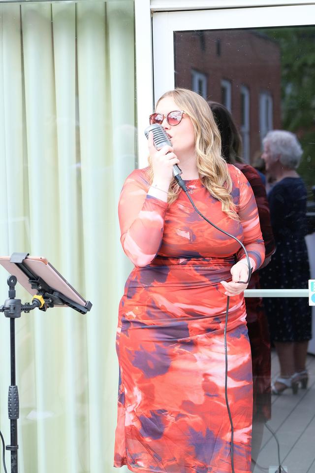 Sophie Burrell Vocalist - 2