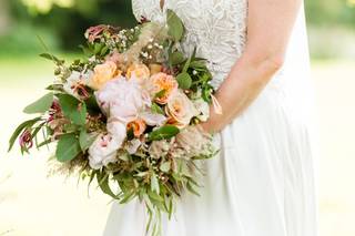 The Honey Seeker Floral Design - 5