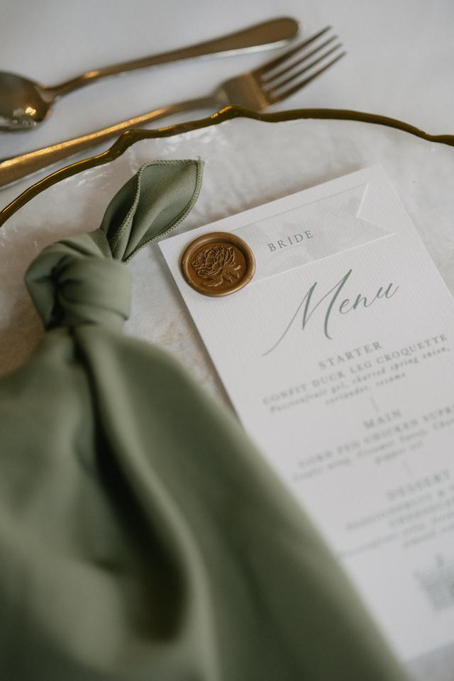 Harris and Bloom - Bespoke wedding stationery and floral design - 3