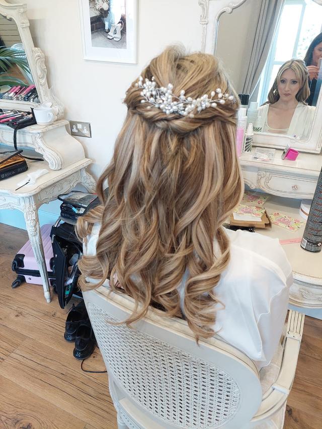 Linda Conran Hair & MUA - 2