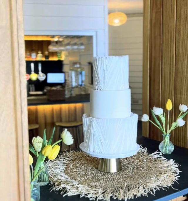 Claire Arscott Cake Design - 3