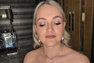 Laura Dewar MUA - 5