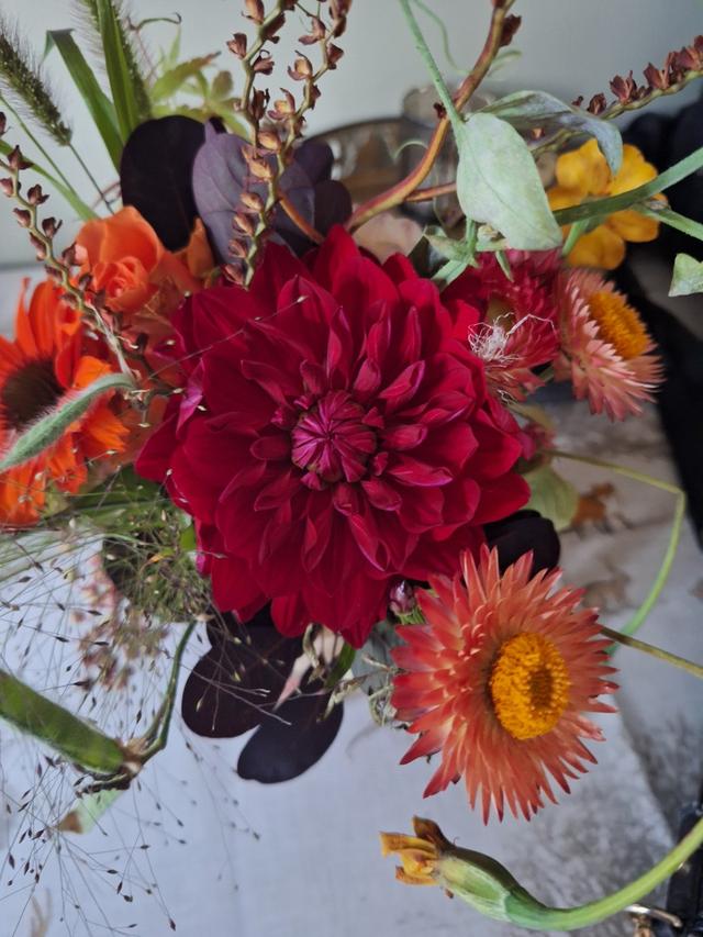 The Honey Seeker Floral Design - 2