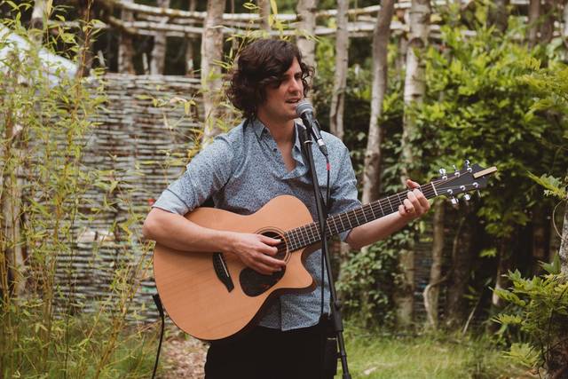 Paul Thorne - Acoustic Guitarist & Singer in Hampshire - Wedding