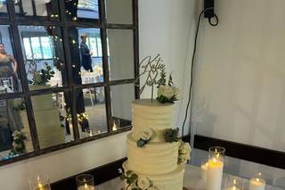 Quintessential Cookies & Cakes - 1