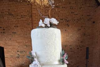 Helen's Cakery - 15