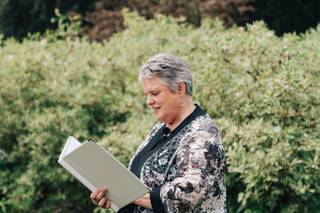 Julia Hawkes Your Celebrant in the Cotswolds - 5