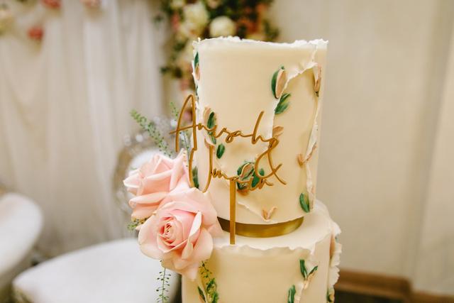 Krumbled Boutique Cakery - 1