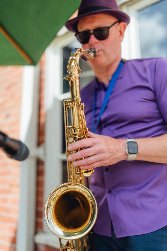 The Wedding Saxophonist - 2