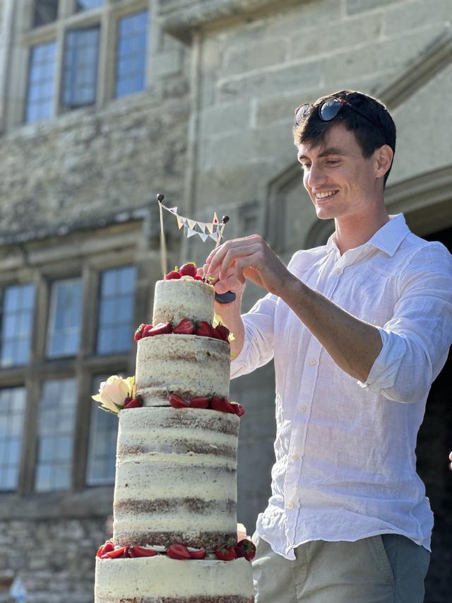 Crumbs N' Roses Wedding Cakes - 2