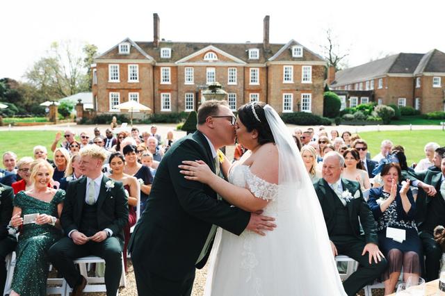 Pretty Wedding Studios - 1