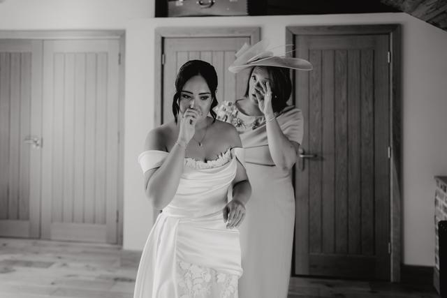 Lily & White - 3
