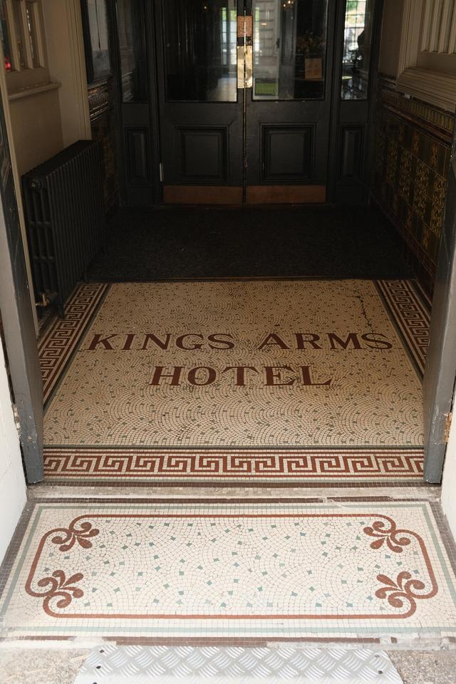 The King's Arms Hotel - 4