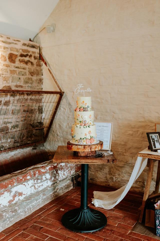 Cosy Crumbs Cakery - 2