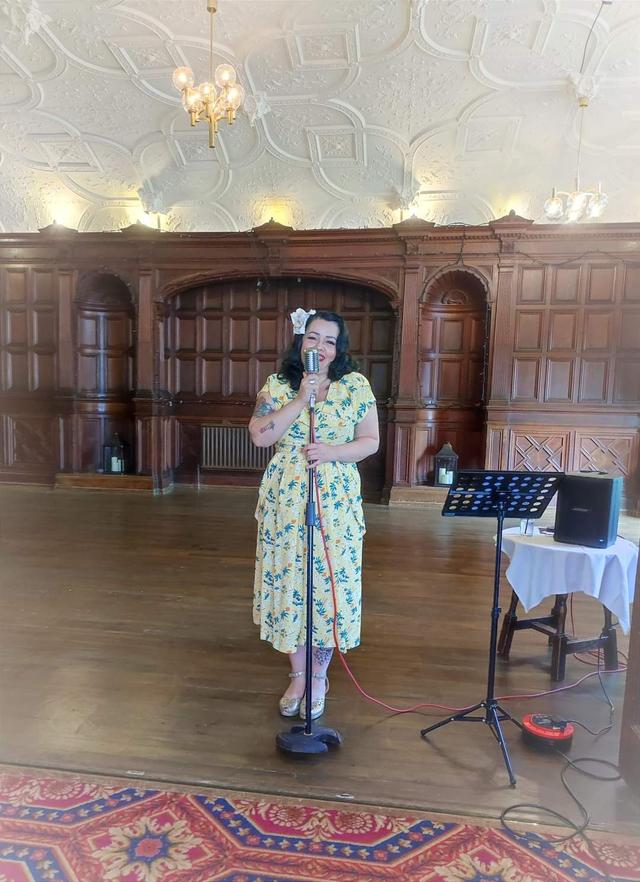 Becki Fishwick Wedding Singer - 1