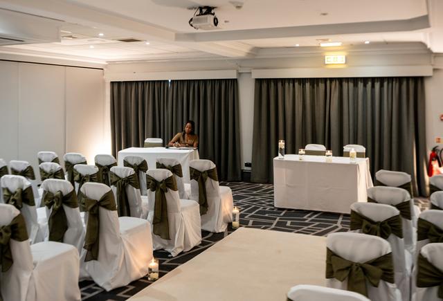Village Hotel Manchester Cheadle - 3