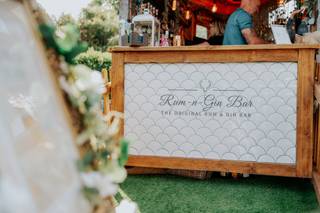 Rum-n-Gin Bar - 10