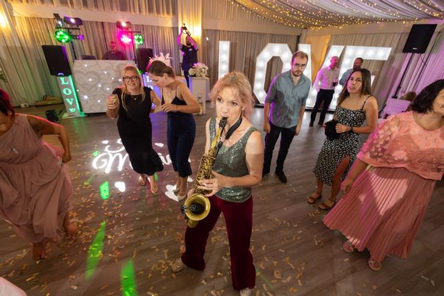 Vicki Watson DJ and Saxophone - 3