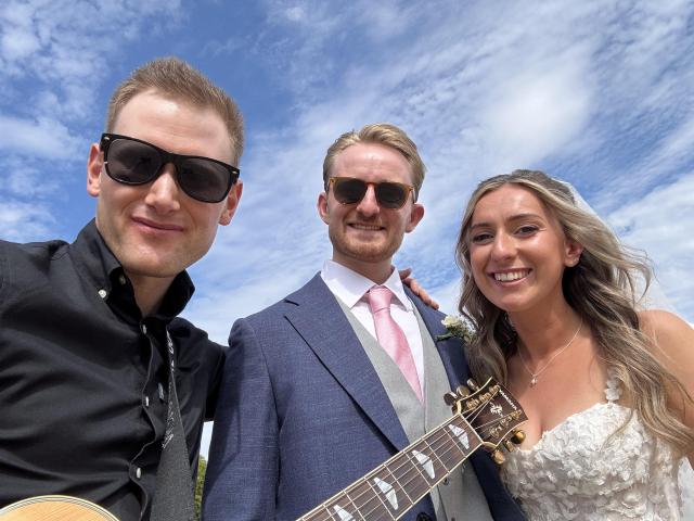 Jamie Felton Singer & (Fingerstyle) Guitarist - 1