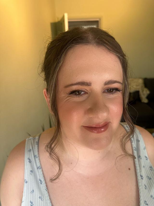 Daisy Evans Makeup Artist - 1