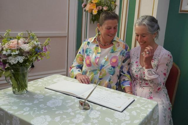 Julia Hawkes Your Celebrant in the Cotswolds - 4