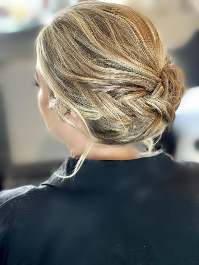 Max It Up Bridal Hair & Extensions - 2