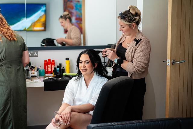Louise Heard Hair Bridal & Beauty - 1