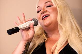 Charlotte Peck - Wedding Singer - 5
